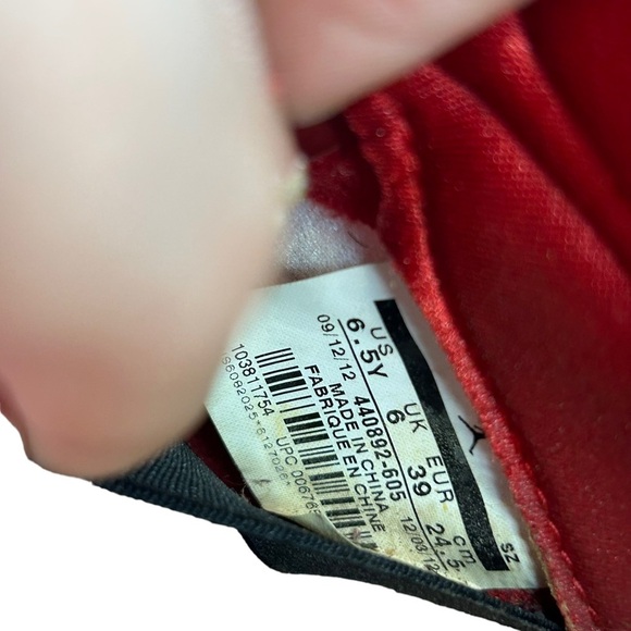 Girls Nike Air Jordan 5 Retro  Valentines Day RED Grape Fire Red PINK - Picture 7 of 8